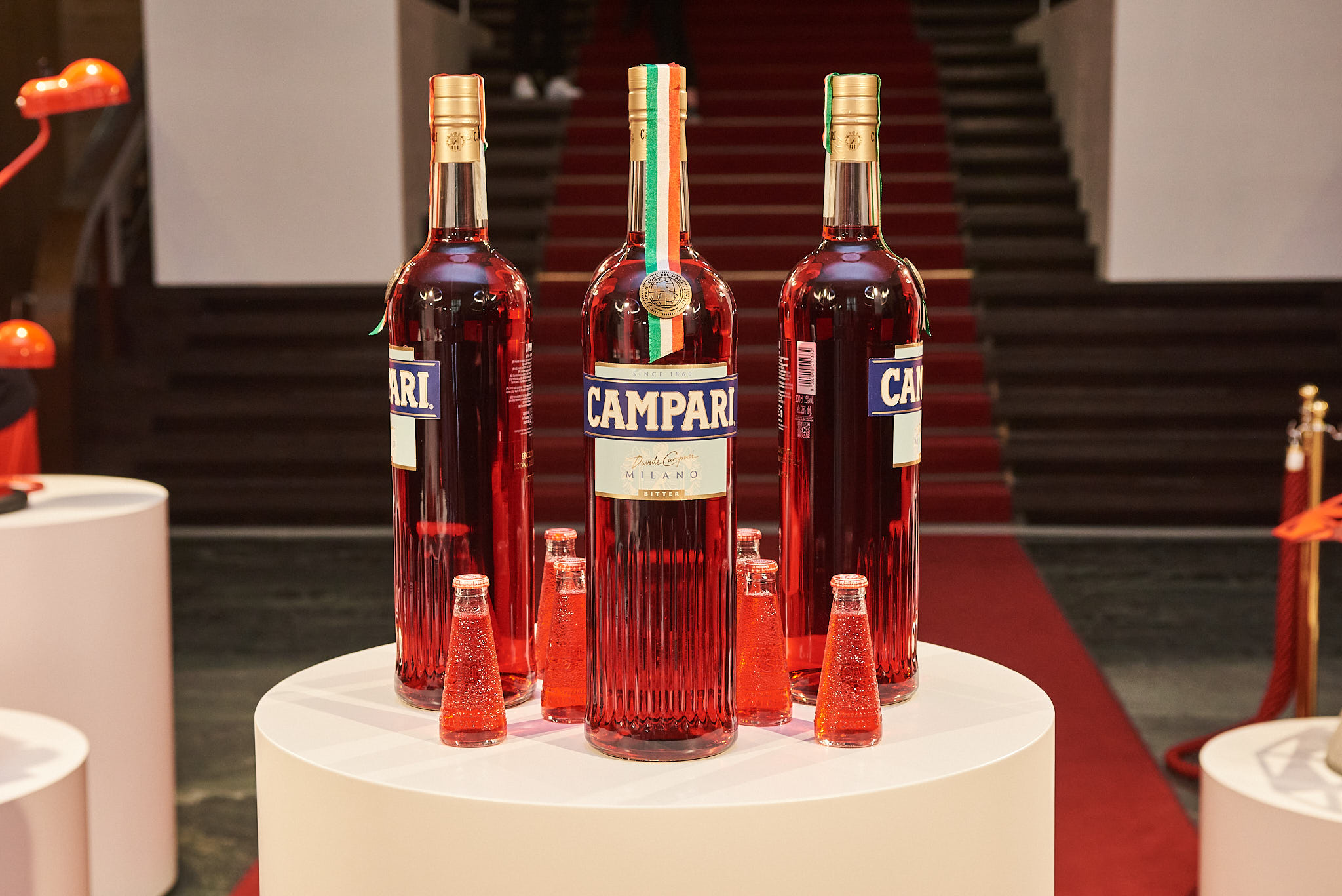 Red in Italy: i colori del rosso nel design italiano, sorprendono ...